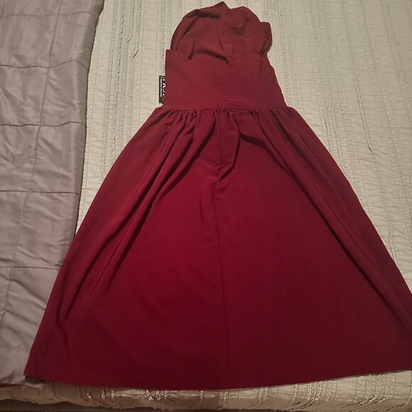 FKSP Elegant One-Shoulder Burgundy Dress - Picture 6 of 9